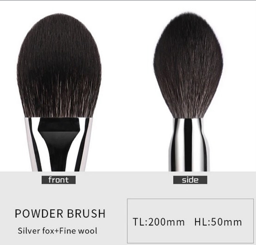 Makeup brush